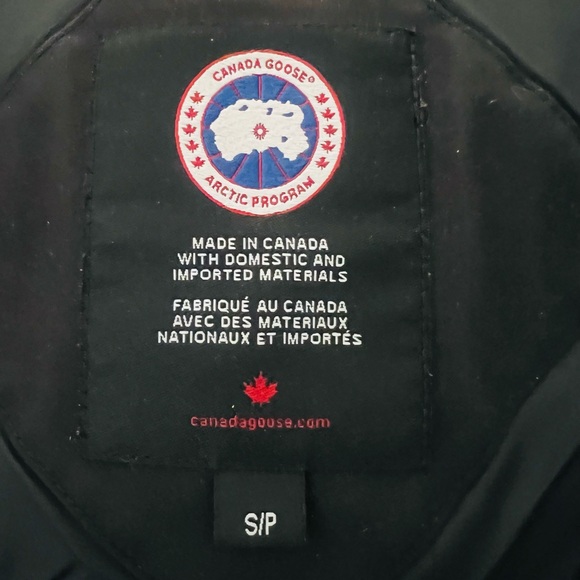 Canada Goose, Shelburne Parka Heritage, Black, Size Small with Fur Trim Hood - Picture 11 of 16